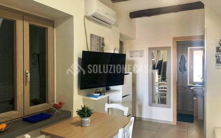 SC1180 Appartamento panoramico ristrutturato di recente nel borgo di Vatolla a Perdifumo
