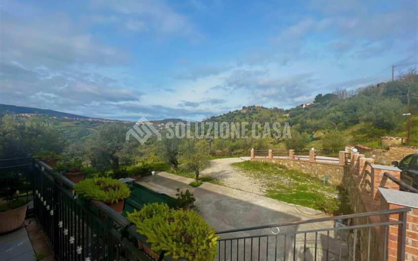 SC1282 Struttura b&b e ristorante con giardino in vendita a Prignano Cilento
