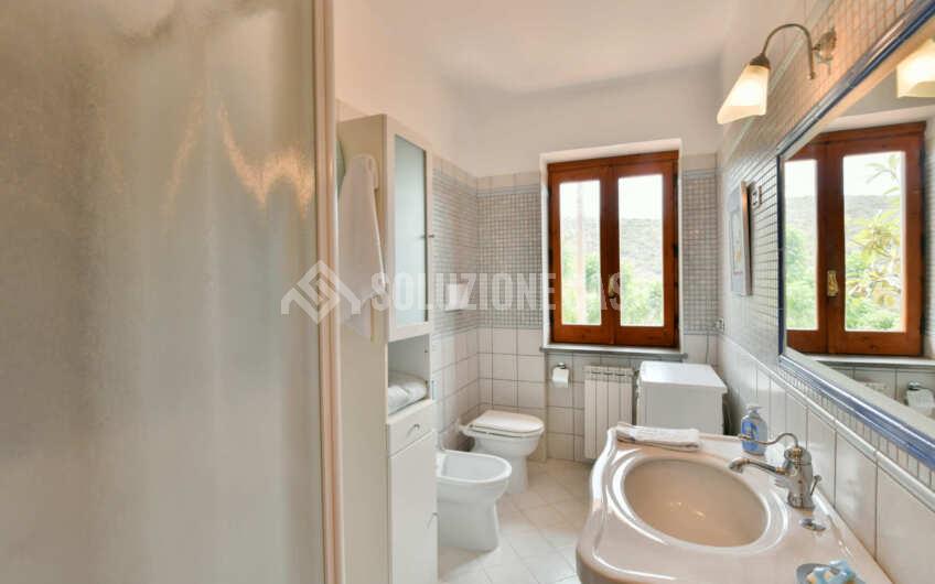 SC1285 Stupenda villa con torrino e vista mare sulla Baia di Casa del Conte ed Ogliastro Marina