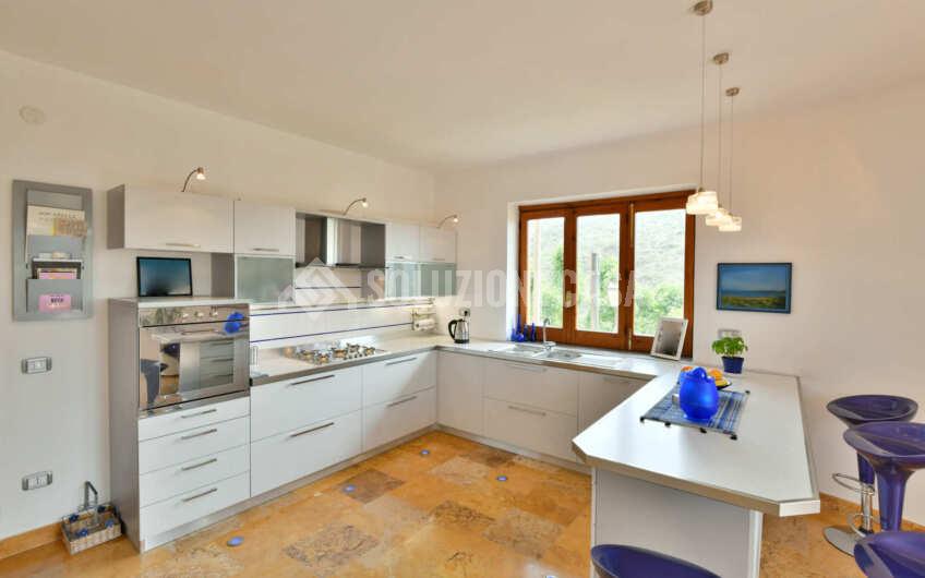 SC1285 Stupenda villa con torrino e vista mare sulla Baia di Casa del Conte ed Ogliastro Marina