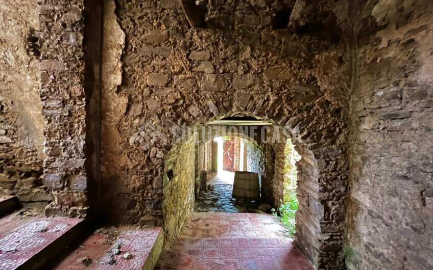 SC936 Antico palazzo del 1800 con vista mare e giardino a Prignano Cilento