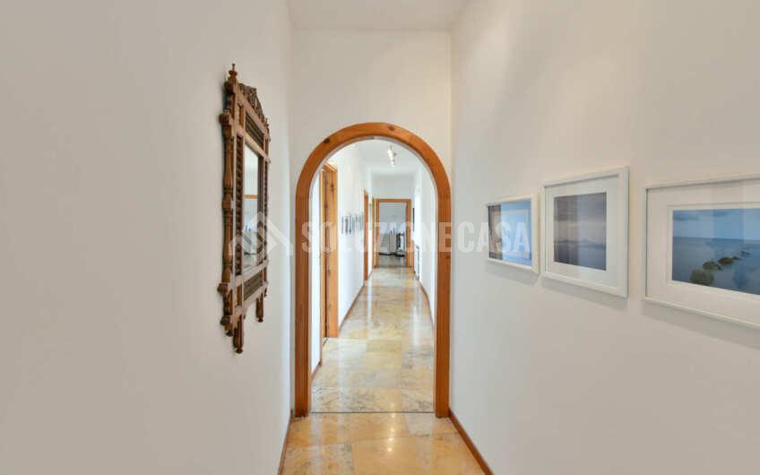 SC1285 Stupenda villa con torrino e vista mare sulla Baia di Casa del Conte ed Ogliastro Marina