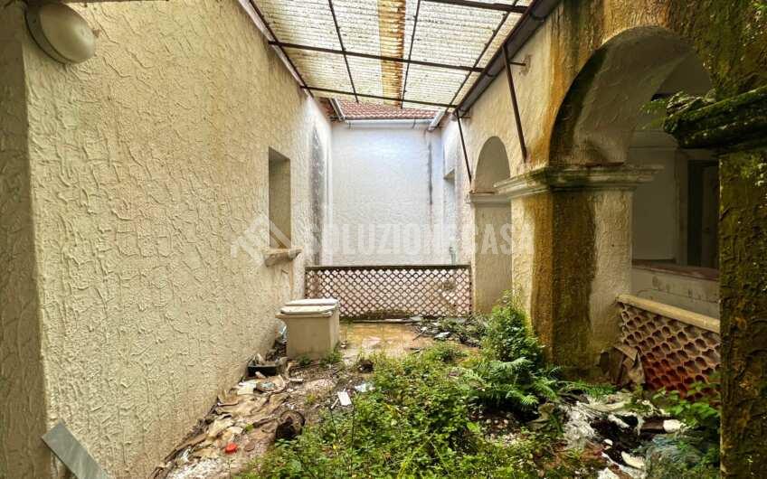 SC936 Antico palazzo del 1800 con vista mare e giardino a Prignano Cilento