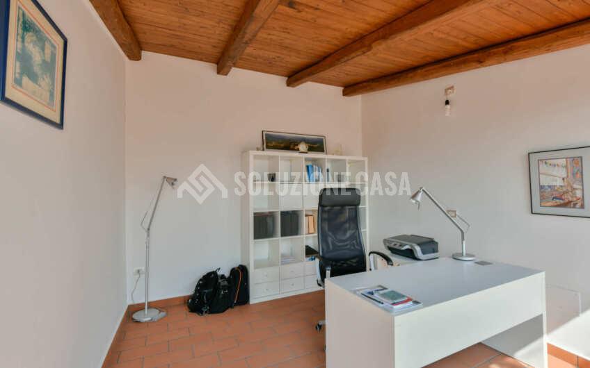 SC1285 Stupenda villa con torrino e vista mare sulla Baia di Casa del Conte ed Ogliastro Marina