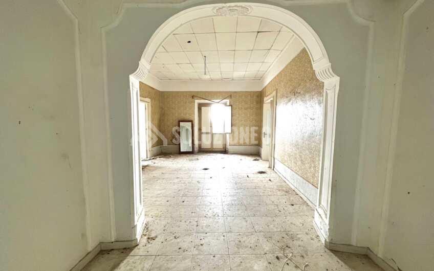 SC936 Antico palazzo del 1800 con vista mare e giardino a Prignano Cilento