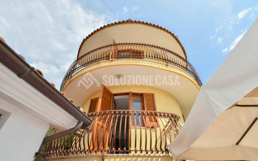 SC1285 Stupenda villa con torrino e vista mare sulla Baia di Casa del Conte ed Ogliastro Marina