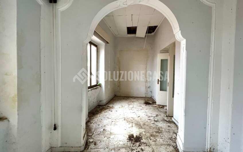 SC936 Antico palazzo del 1800 con vista mare e giardino a Prignano Cilento