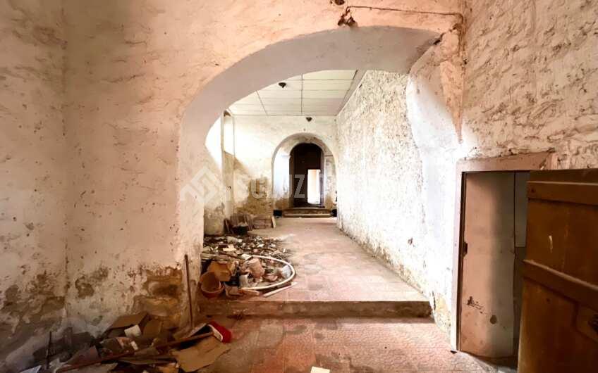 SC936 Antico palazzo del 1800 con vista mare e giardino a Prignano Cilento