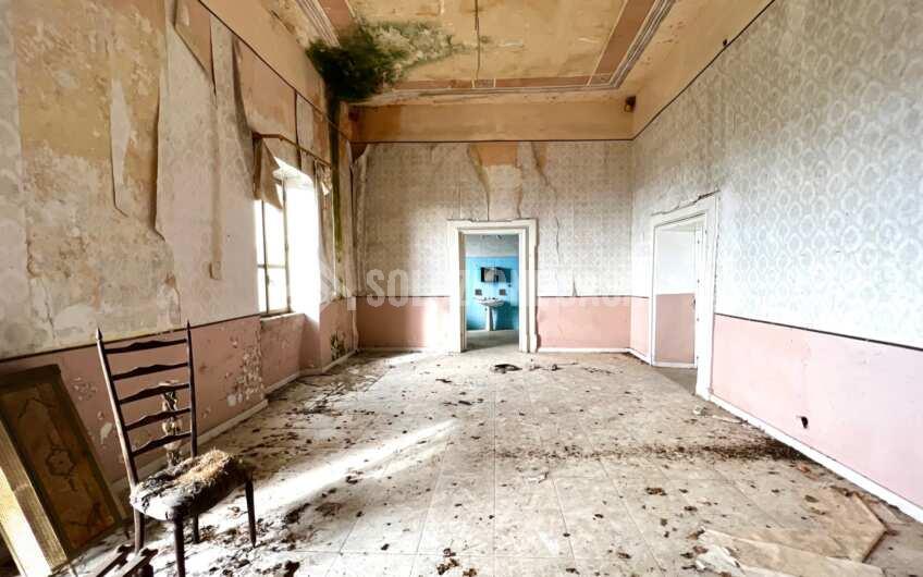 SC936 Antico palazzo del 1800 con vista mare e giardino a Prignano Cilento