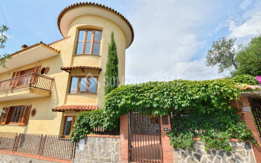 SC1285 Stupenda villa con torrino e vista mare sulla Baia di Casa del Conte ed Ogliastro Marina