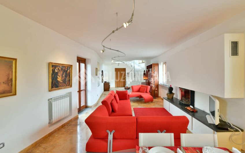 SC1285 Stupenda villa con torrino e vista mare sulla Baia di Casa del Conte ed Ogliastro Marina