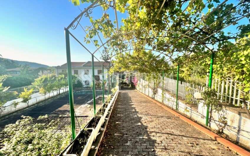 SC1291 Villa Bifamiliare vista mare con ampio giardino e piscina in zona Moio di Agropoli