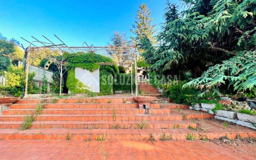 SC1291 Villa Bifamiliare vista mare con ampio giardino e piscina in zona Moio di Agropoli