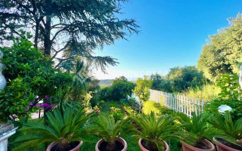 SC1291 Villa Bifamiliare vista mare con ampio giardino e piscina in zona Moio di Agropoli
