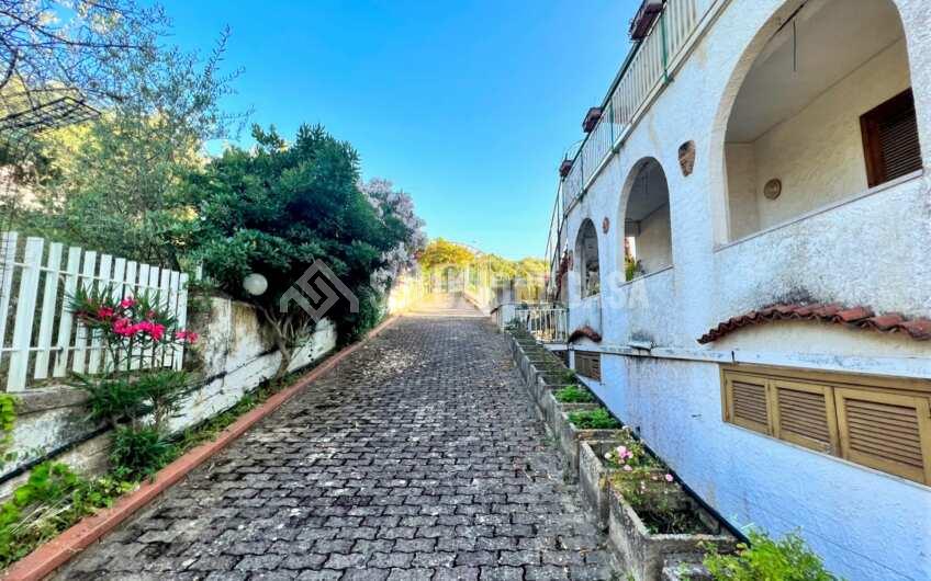 SC1291 Villa Bifamiliare vista mare con ampio giardino e piscina in zona Moio di Agropoli