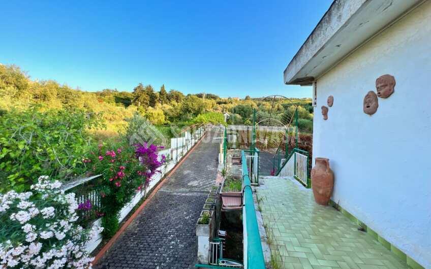 SC1291 Villa Bifamiliare vista mare con ampio giardino e piscina in zona Moio di Agropoli
