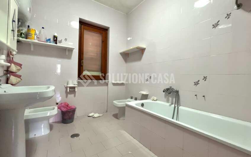 SC1291 Villa Bifamiliare vista mare con ampio giardino e piscina in zona Moio di Agropoli