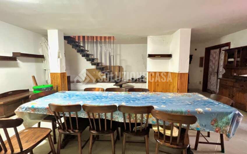 SC1291 Villa Bifamiliare vista mare con ampio giardino e piscina in zona Moio di Agropoli