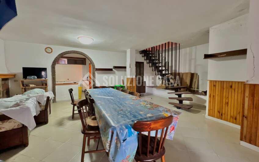 SC1291 Villa Bifamiliare vista mare con ampio giardino e piscina in zona Moio di Agropoli
