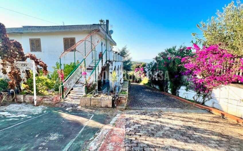 SC1291 Villa Bifamiliare vista mare con ampio giardino e piscina in zona Moio di Agropoli