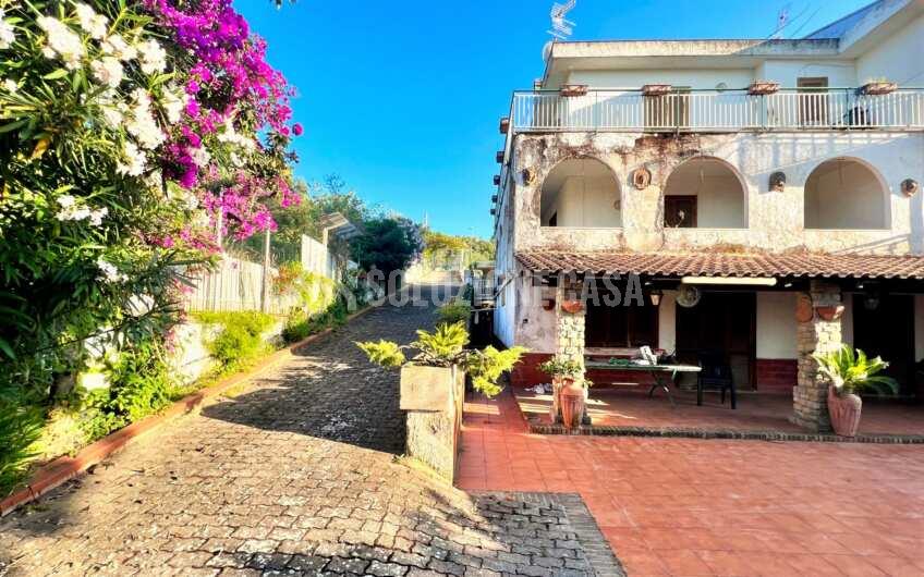 SC1291 Villa Bifamiliare vista mare con ampio giardino e piscina in zona Moio di Agropoli