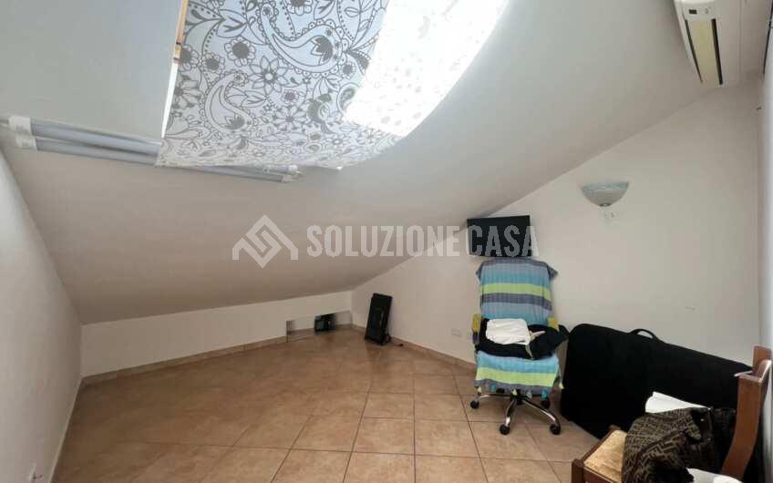 SC1293 Appartamento mansardato in pieno centro ad Agropoli in Via Q.Sella