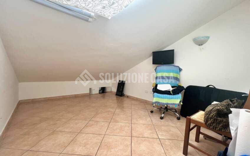 SC1293 Appartamento mansardato in pieno centro ad Agropoli in Via Q.Sella