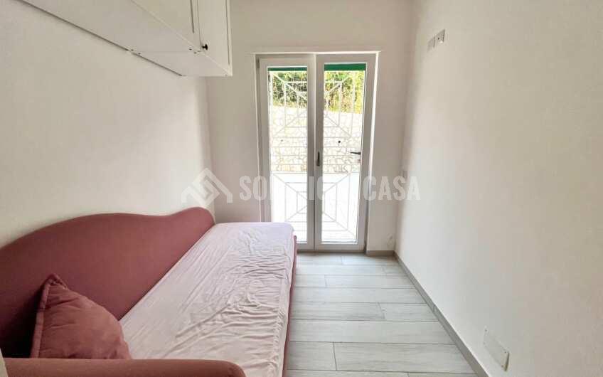 SC1295 Appartamento ristrutturato con spazio esterno in pieno centro ad Agropoli