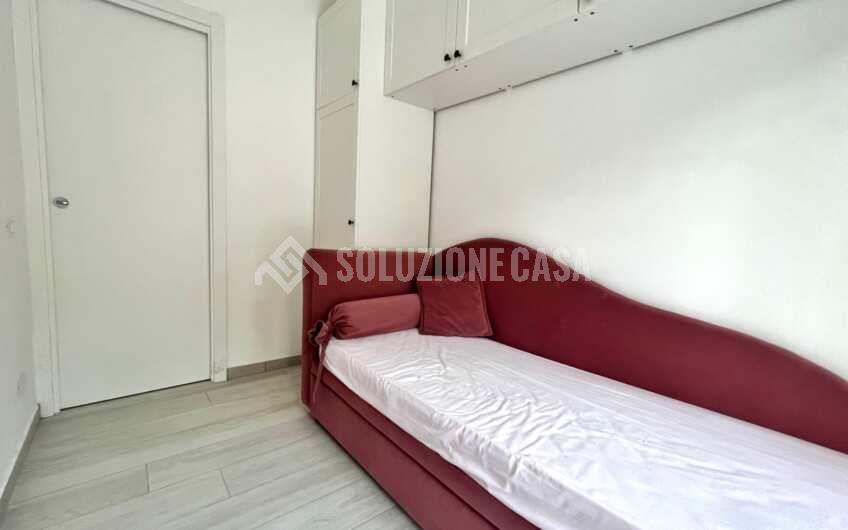 SC1295 Appartamento ristrutturato con spazio esterno e box auto in pieno centro ad Agropoli
