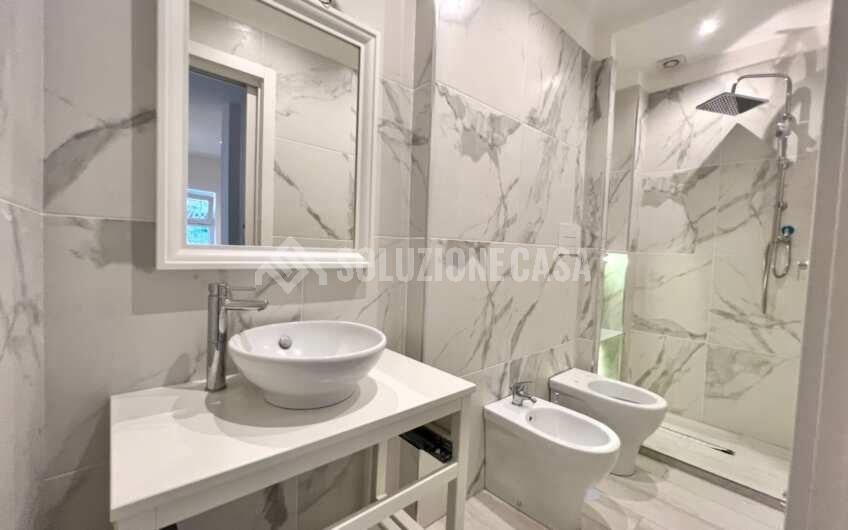SC1295 Appartamento ristrutturato con spazio esterno in pieno centro ad Agropoli