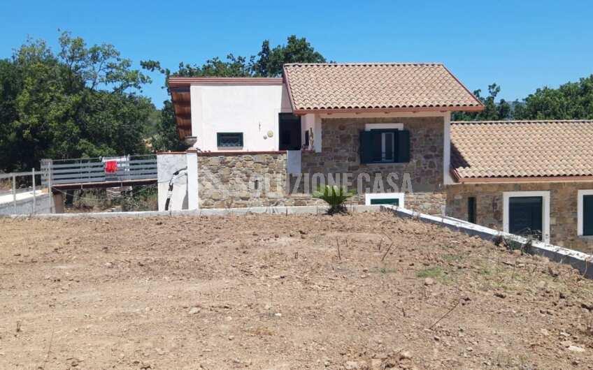 SC1294/B Appartamento con giardino in casale in pietra di nuova costruzione a San Marco di Castellabate
