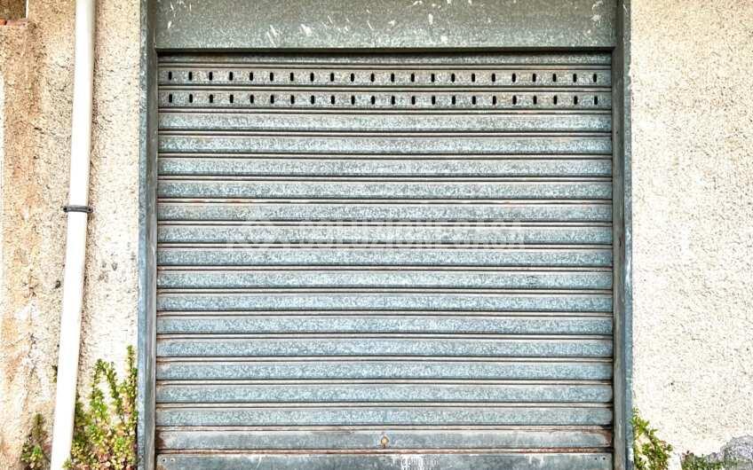 SC1295 Appartamento ristrutturato con spazio esterno e box auto in pieno centro ad Agropoli