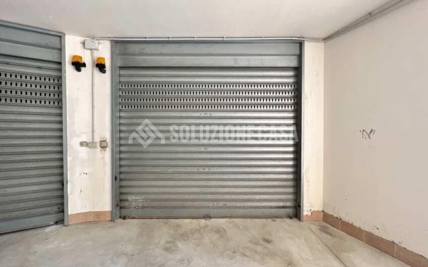 SC1297 Box auto in vendita zona Porto di Agropoli alla Via Pisacane