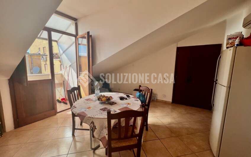 SC1293 Appartamento mansardato in pieno centro ad Agropoli in Via Q.Sella