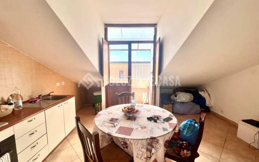 SC1293 Appartamento mansardato in pieno centro ad Agropoli in Via Q.Sella