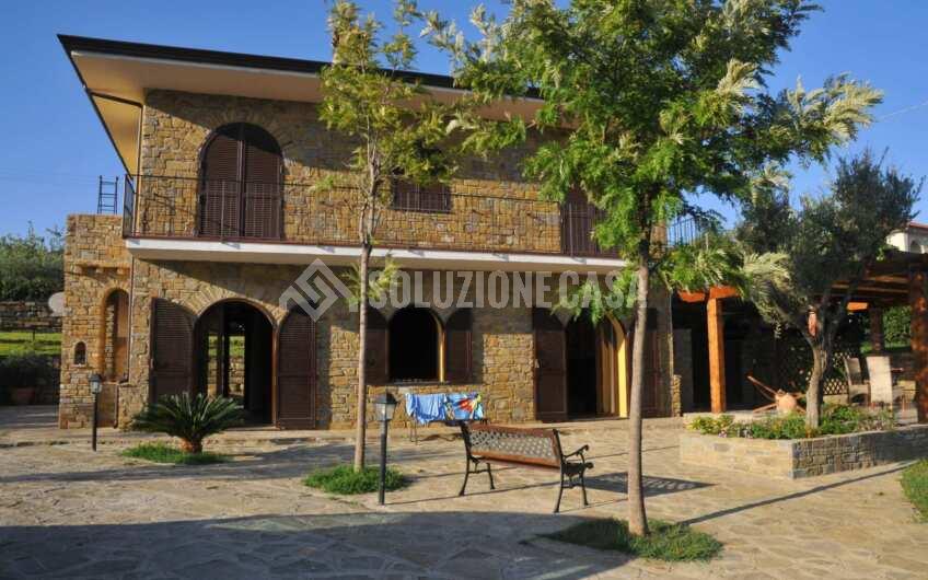 SC1302 Villa in pietra a Santa Maria di Castellabate località Alano