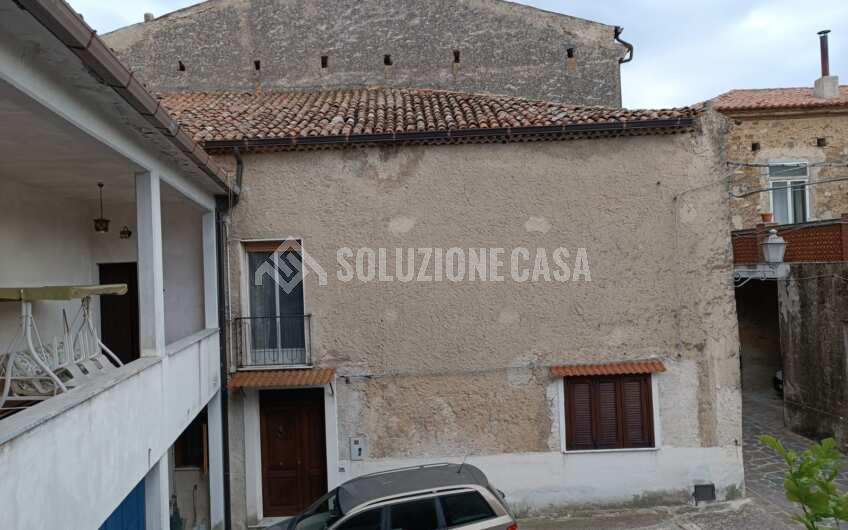 SC1306 Fabbricato su due livelli a Pollica alla frazione Celso