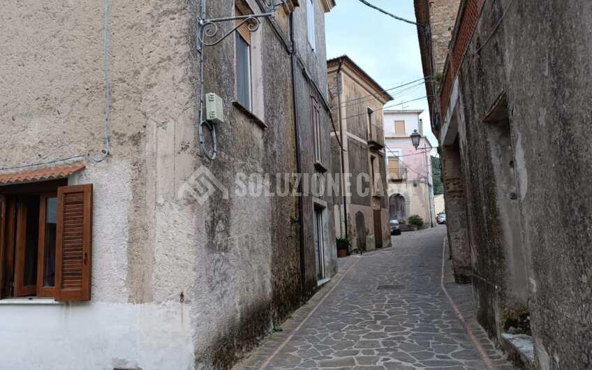 SC1306 Fabbricato su due livelli a Pollica alla frazione Celso
