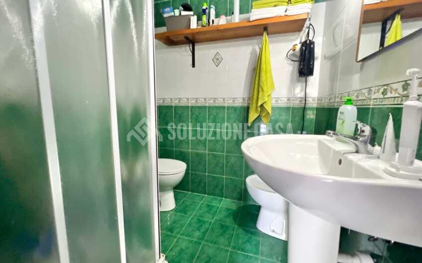 SC1305 Villetta su 2 livelli con giardino ed ingresso indipendente sul corso di Rutino
