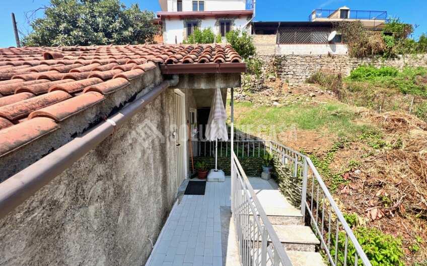 SC1304 Villa singola su due livelli in pieno centro ad Agropoli Via Romanelli