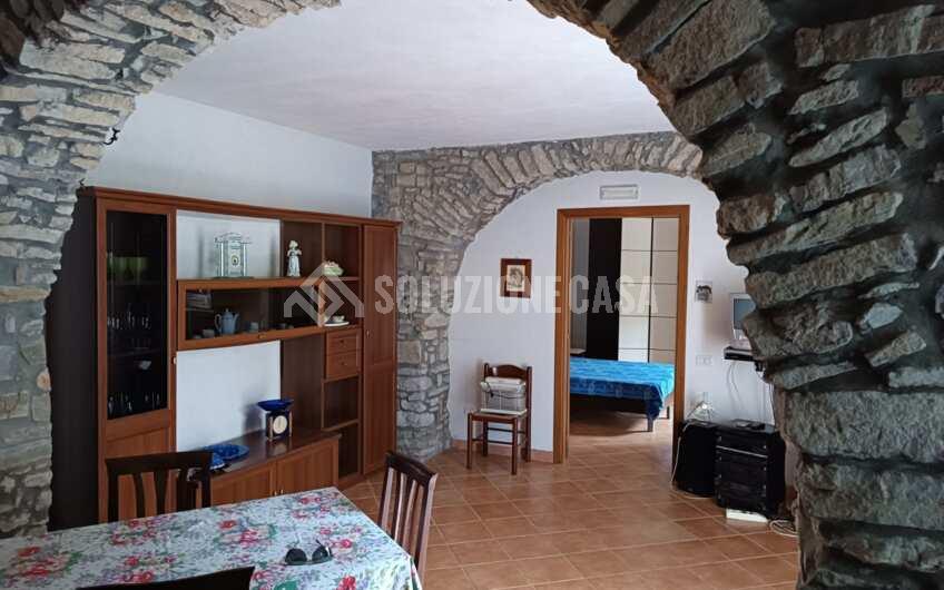 SC1306 Fabbricato su due livelli a Pollica alla frazione Celso