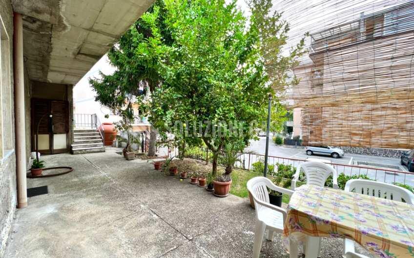 SC1304 Villa singola su due livelli in pieno centro ad Agropoli Via Romanelli