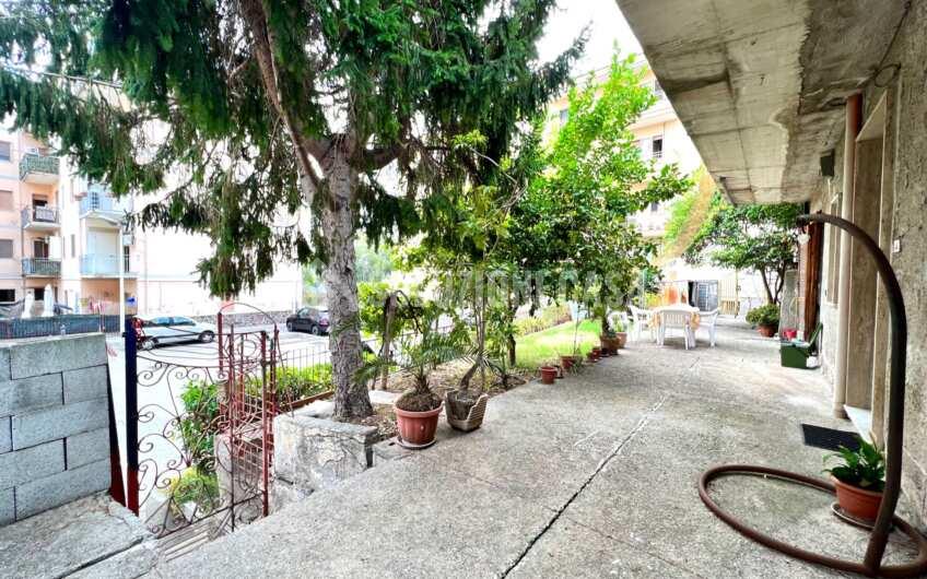 SC1304 Villa singola su due livelli in pieno centro ad Agropoli Via Romanelli