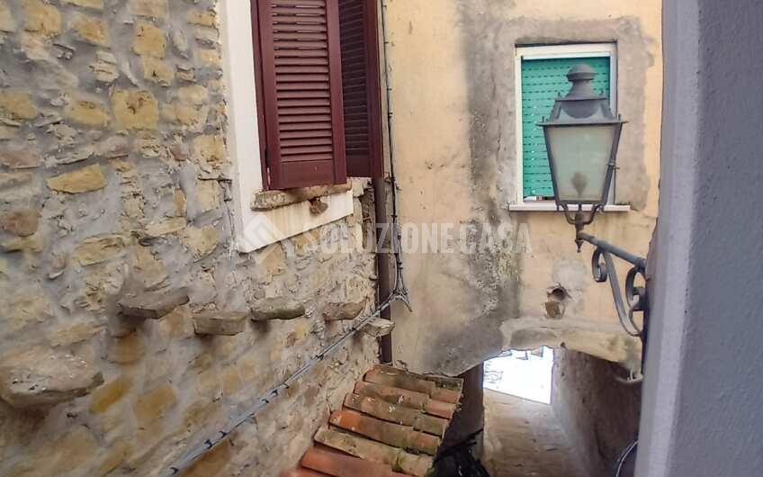 SC1309 Appartamento nei vicoli tipici del borgo medievale di Castellabate