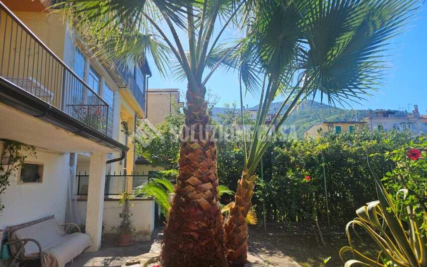 SCD1382 Immobile storico con terrazzo e giardino al centro di Sapri Golfo di Policastro