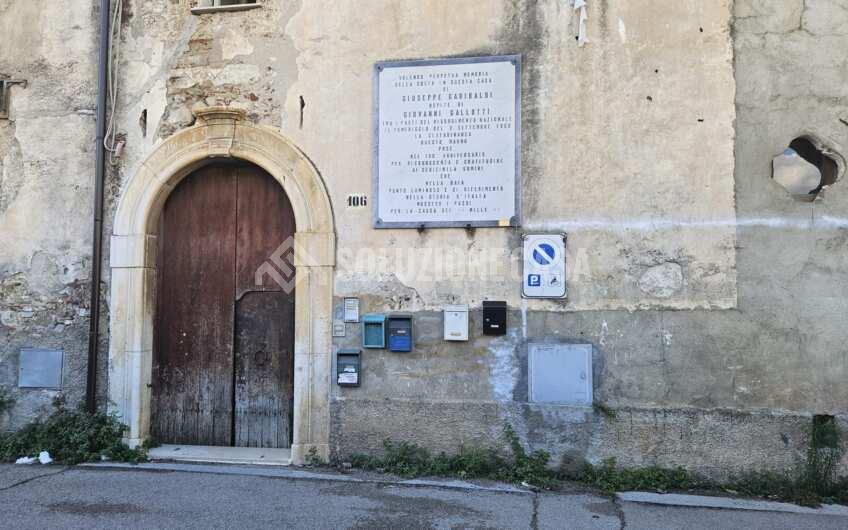 SCD1382 Immobile storico con terrazzo e giardino al centro di Sapri Golfo di Policastro