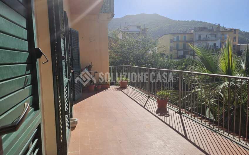 SCD1382 Immobile storico con terrazzo e giardino al centro di Sapri Golfo di Policastro
