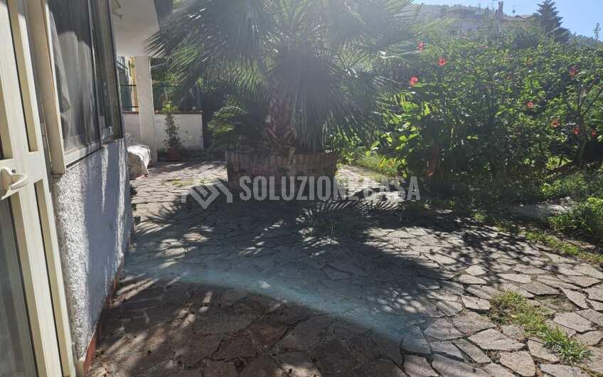 SCD1382 Immobile storico con terrazzo e giardino al centro di Sapri Golfo di Policastro