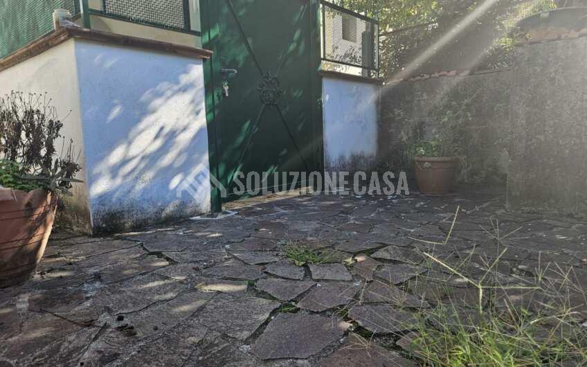 SCD1382 Immobile storico con terrazzo e giardino al centro di Sapri Golfo di Policastro