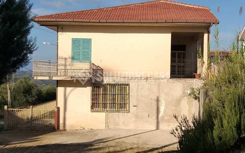 SC1311 Villa vista mare con giardino tra Castellabate e Perdifumo in  c.da Noce Alta